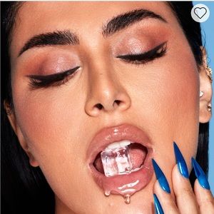 🆕Huda Beauty Silk Balm Icy Cryo-Plumping Lip Balm